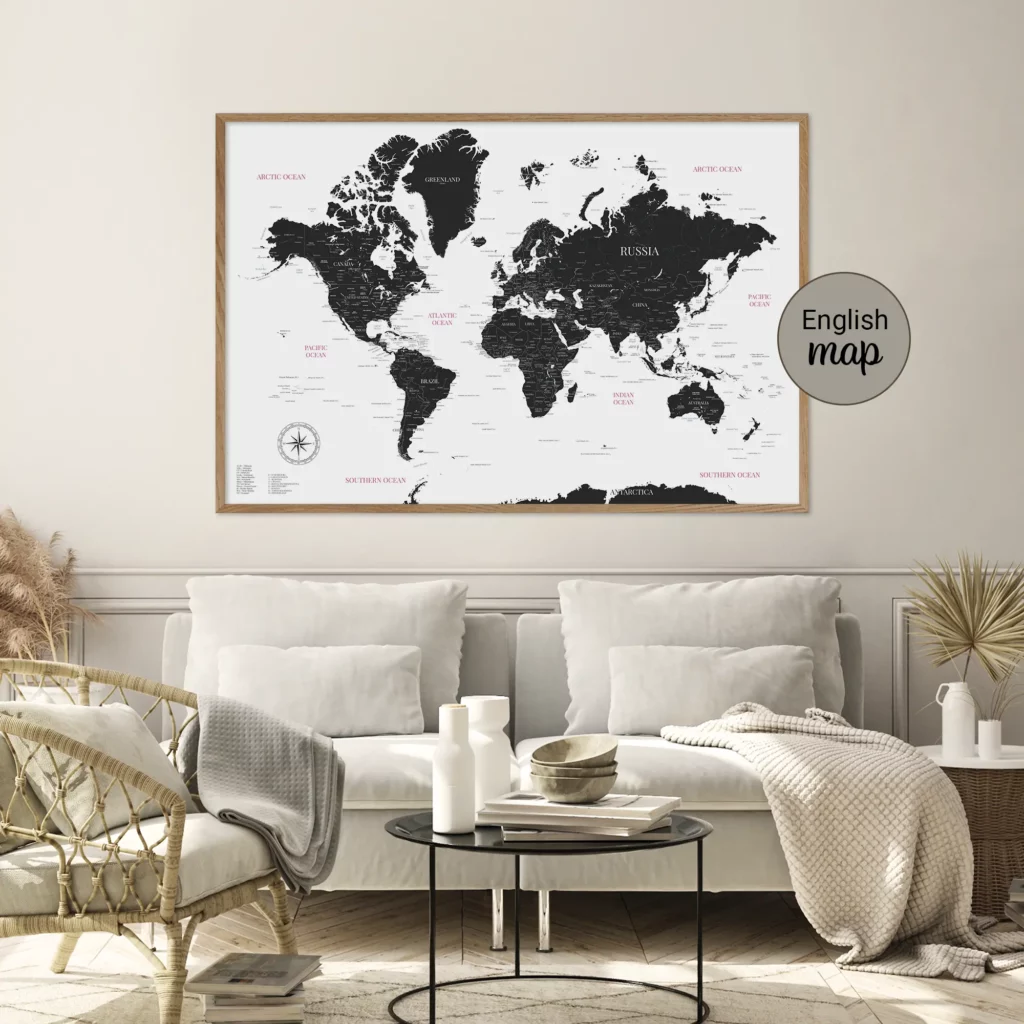 Affiche carte du monde encadrée au dessus d'un canapé