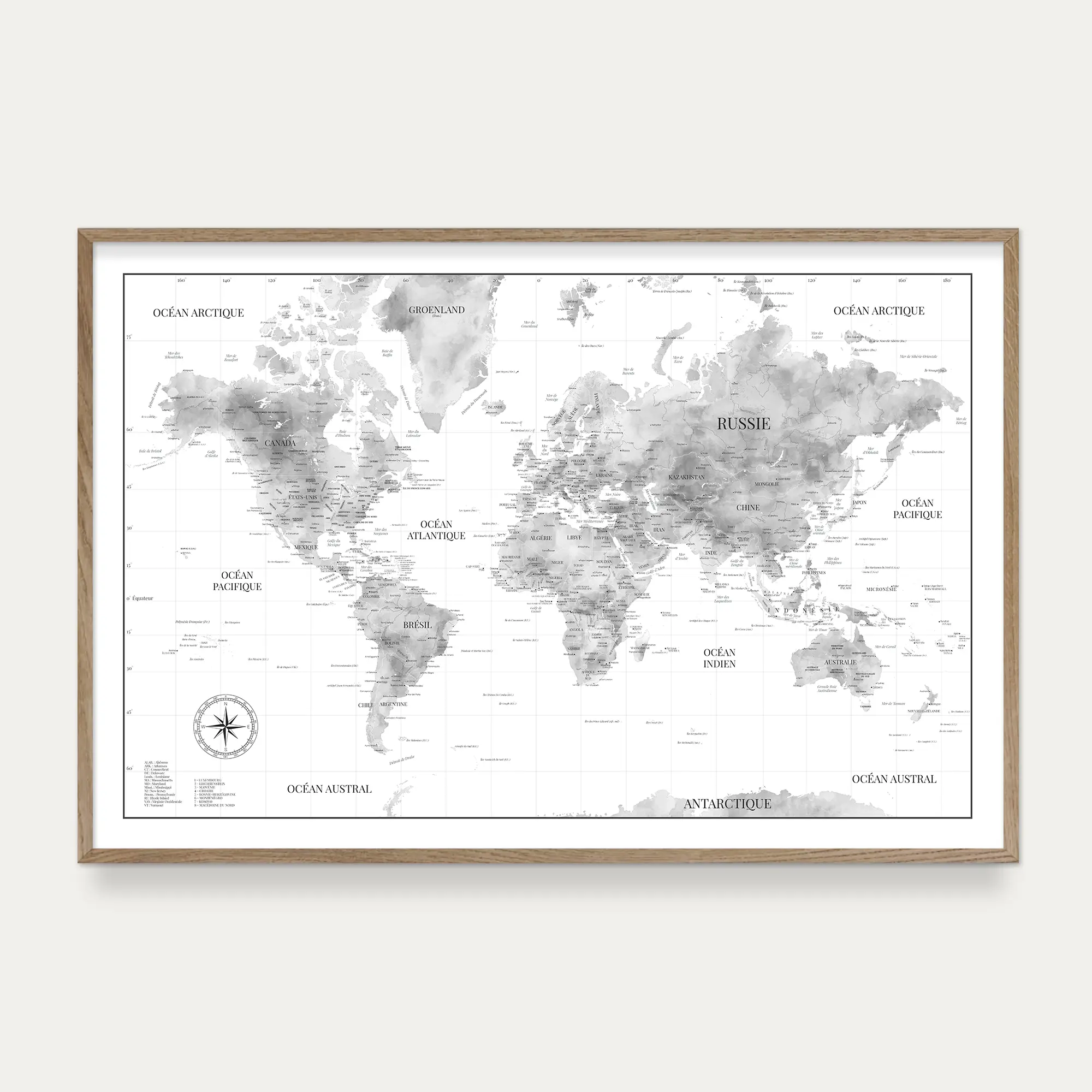 Carte du monde noir et blanc encadrée au mur - Affichéo