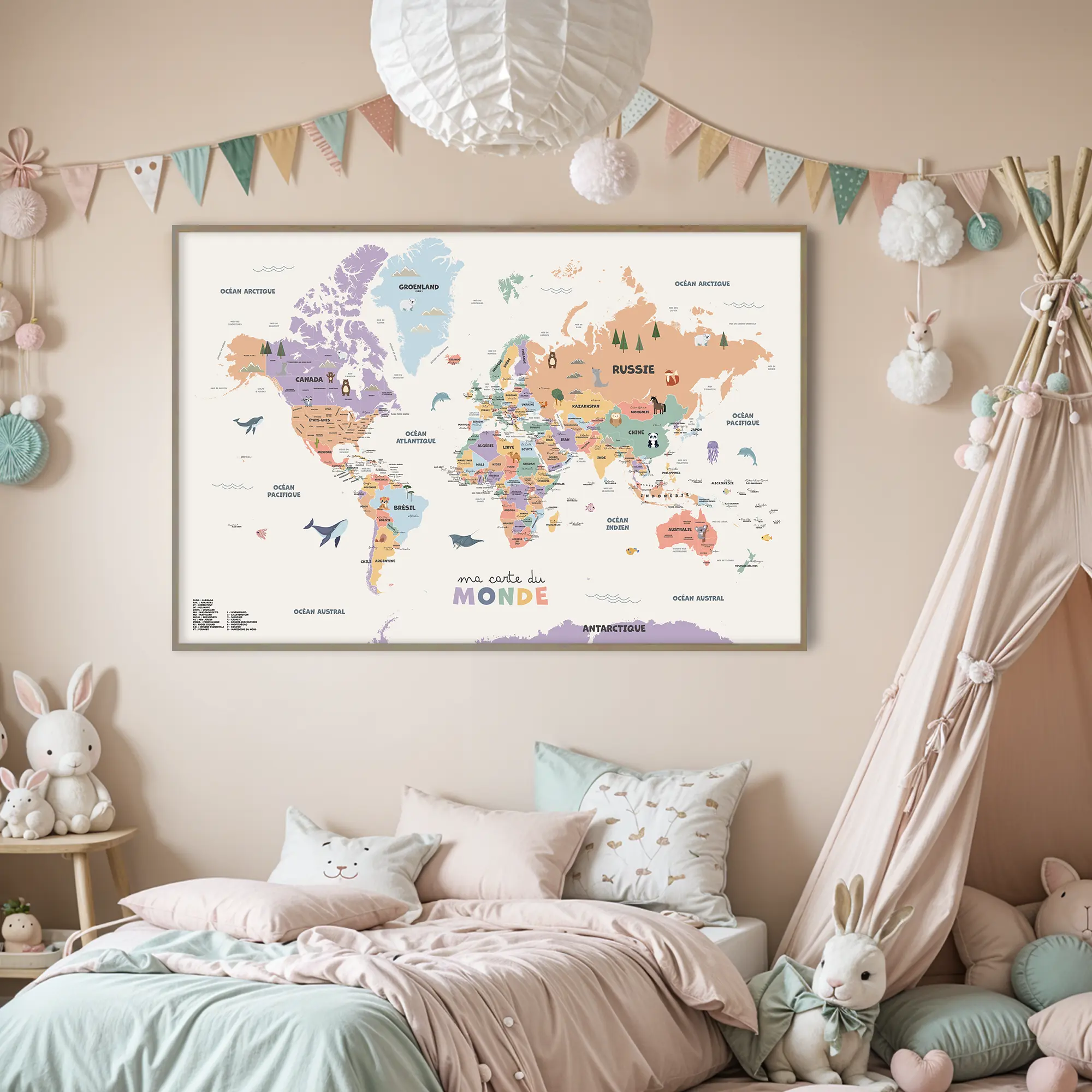 Carte du monde murale dans une chambre d'enfant