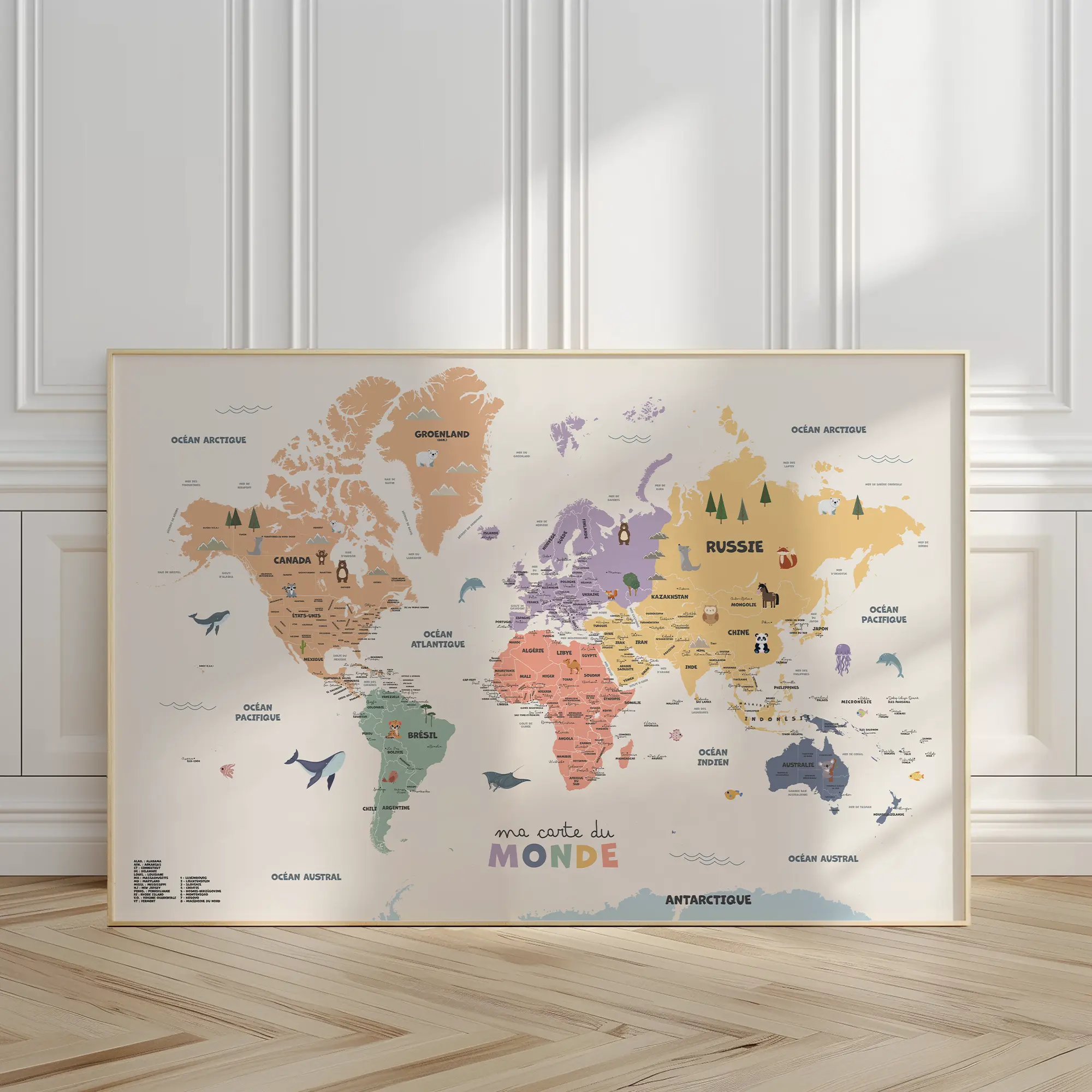 Carte du monde pour enfant multicolore encadrée